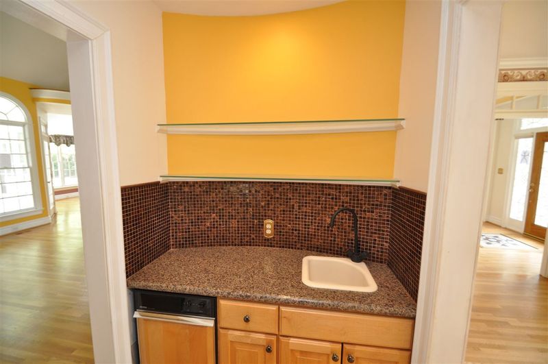 102 Cherwell Dr, Cary, NC 27513