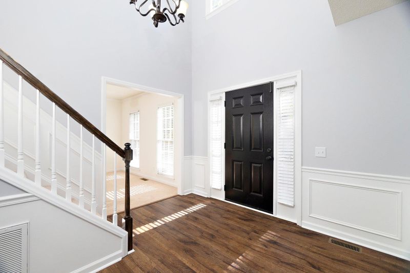 102 Chessington Ct, Cary, NC 27513