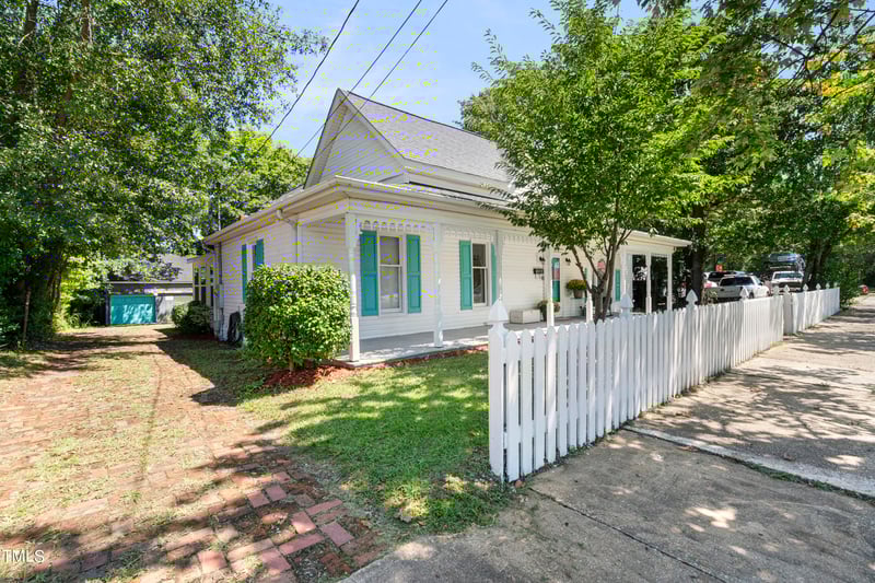 102 Church St, Benson, NC 27504