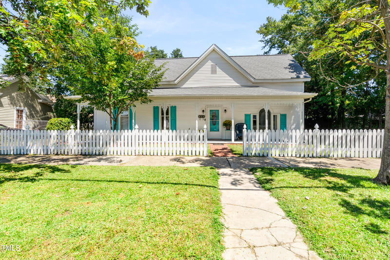 102 Church St, Benson, NC 27504
