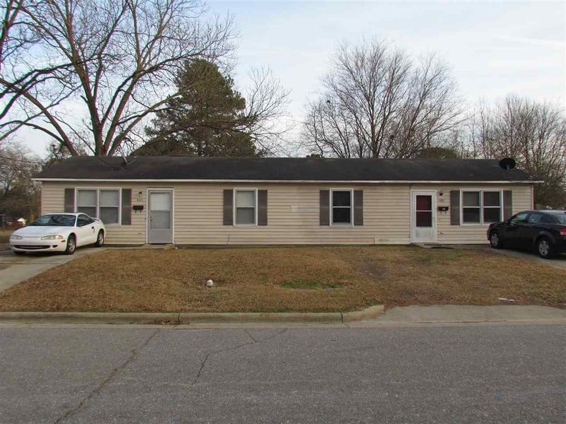 102 S Church St, Selma, NC 27576