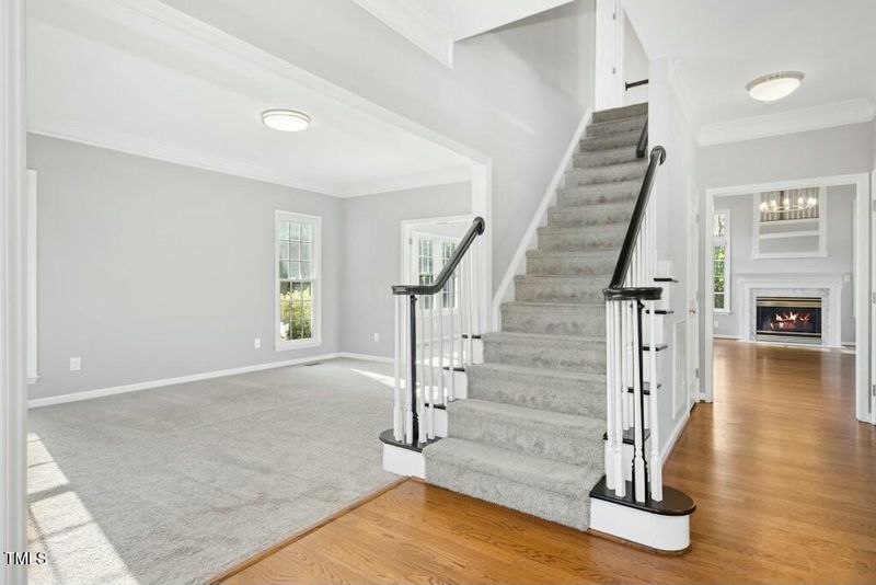 102 Cockleshell Ct, Cary, NC 27513