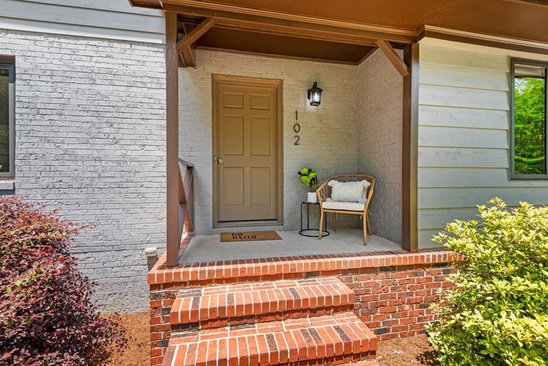 102 Concord Dr, Chapel Hill, NC 27516