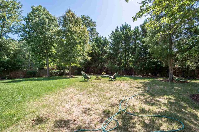 102 Conway Ct, Cary, NC 27513