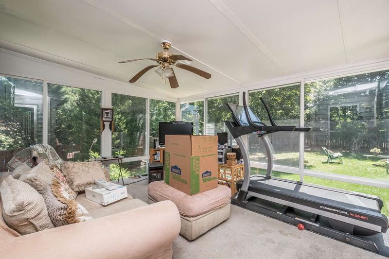 102 Conway Ct, Cary, NC 27513