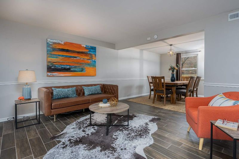 102 Corgy Dr, Cary, NC 27513