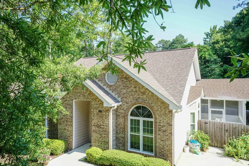 102 Covington Dr, Chapel Hill, NC 27514