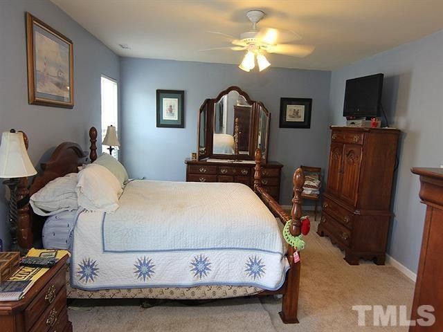 102 Crawley Ct, Mebane, NC 27302