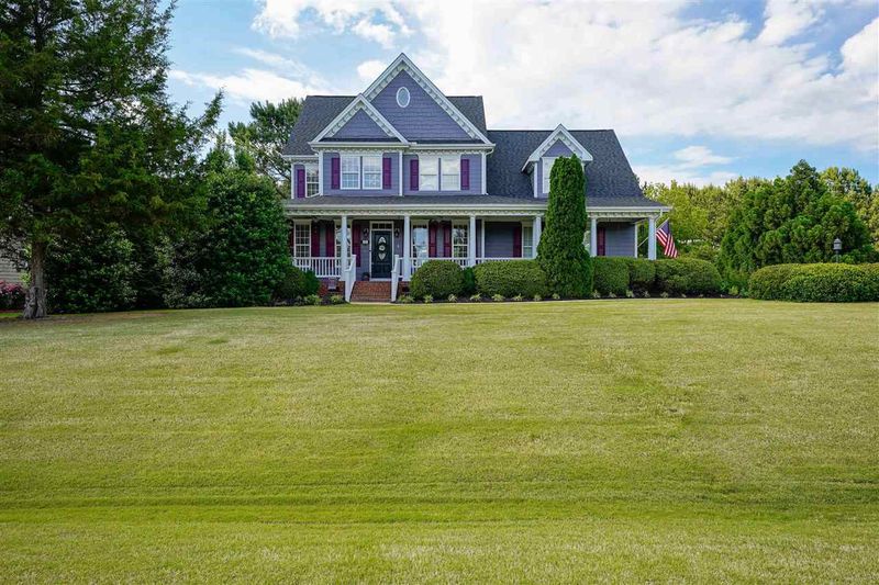 102 Crestdale Dr, Clayton, NC 27520