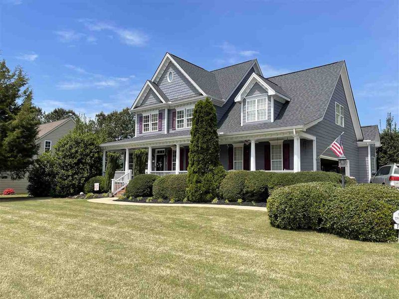 102 Crestdale Dr, Clayton, NC 27520