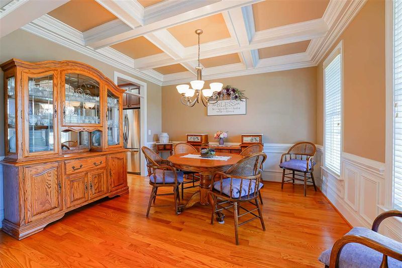 102 Crestdale Dr, Clayton, NC 27520