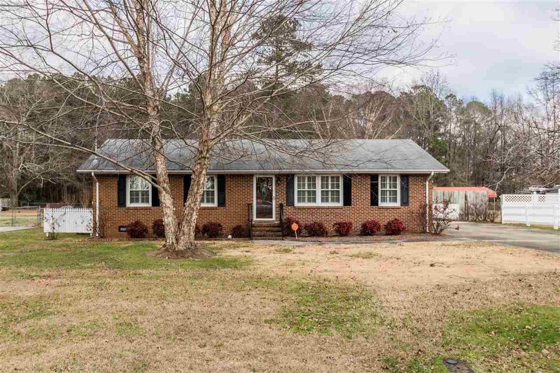 102 Delano St, Dunn, NC 28334
