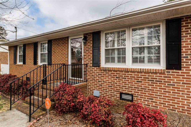 102 Delano St, Dunn, NC 28334