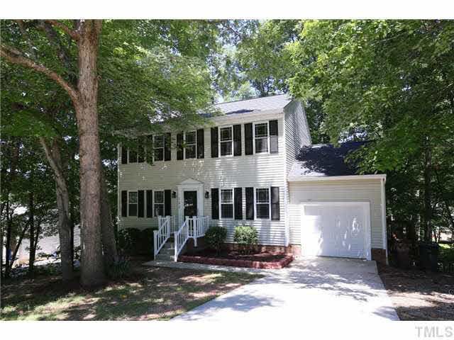102 Delchester Ct, Cary, NC 27513