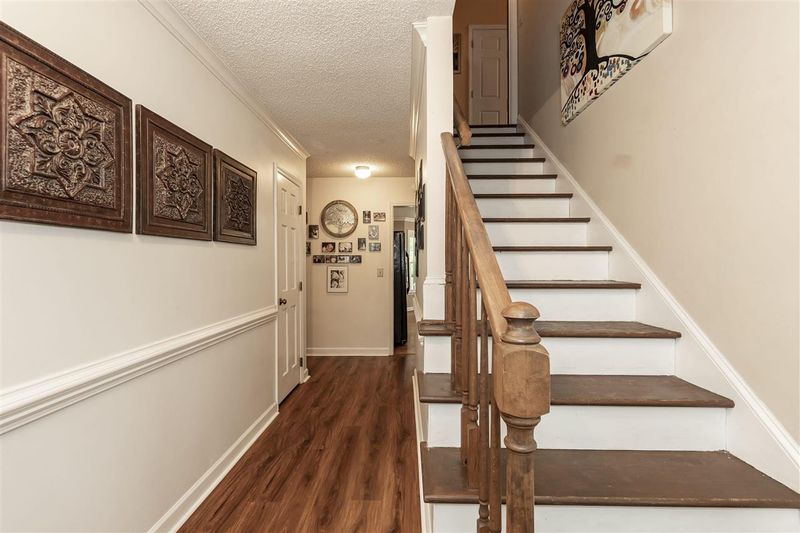 102 Dove Ct, Clayton, NC 27520