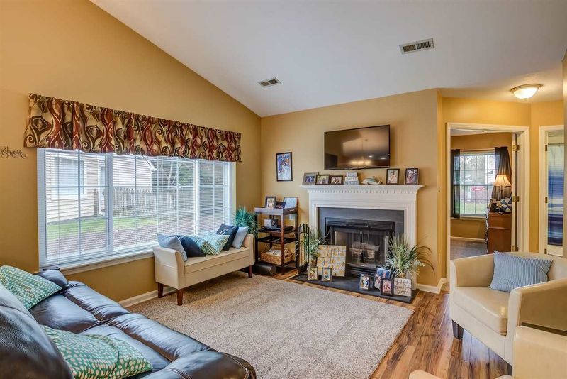 102 Duchess Ln, Chapel Hill, NC 27517