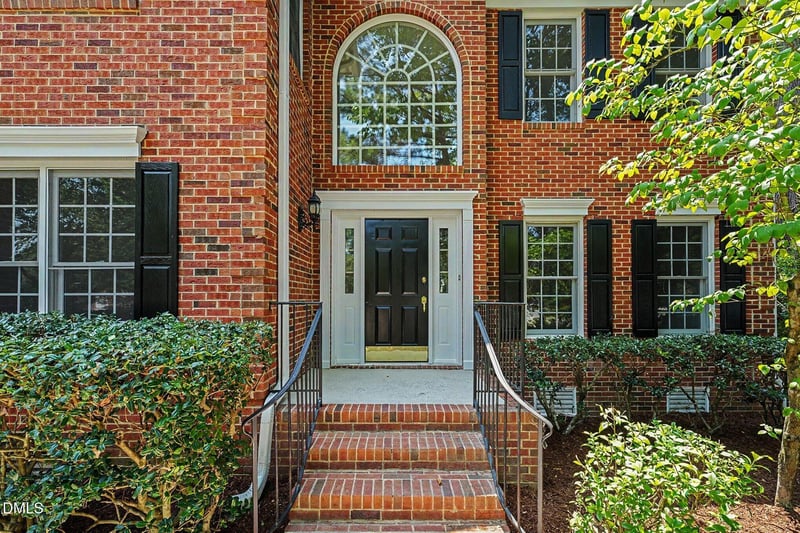 102 Eagle Meadow Ct, Cary, NC 27519