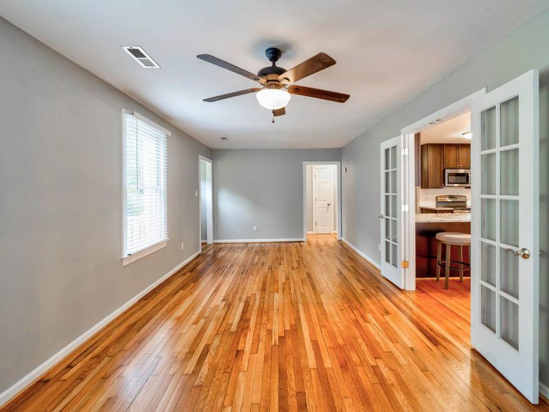 102 W Edgewood Dr, Durham, NC 27701
