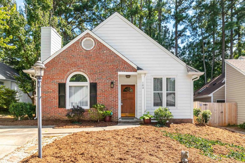 102 Ellsworth Pl, Cary, NC 27511