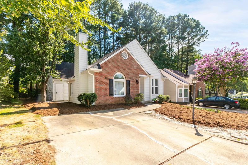 102 Ellsworth Pl, Cary, NC 27511