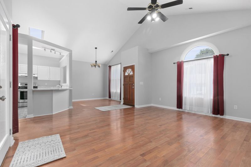 102 Ellsworth Pl, Cary, NC 27511
