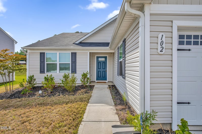102 Fairfield Grove Ct, Sanford, NC 27330
