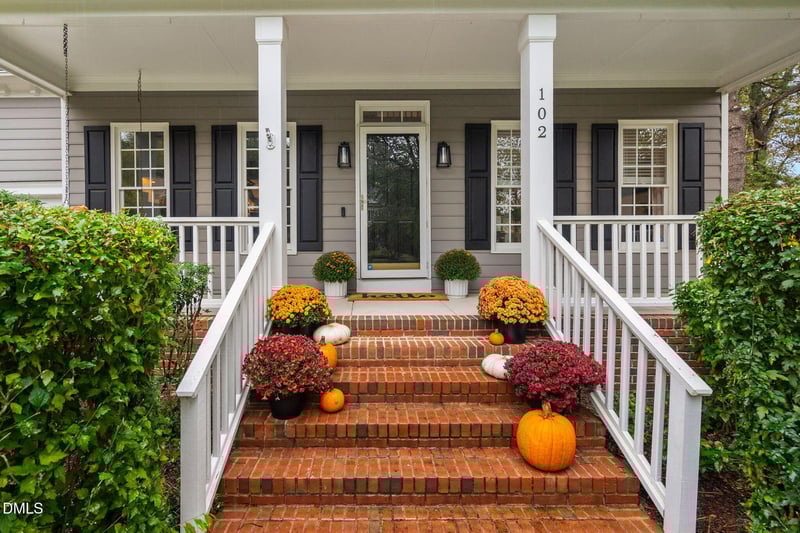 102 Fentress Ct, Cary, NC 27519