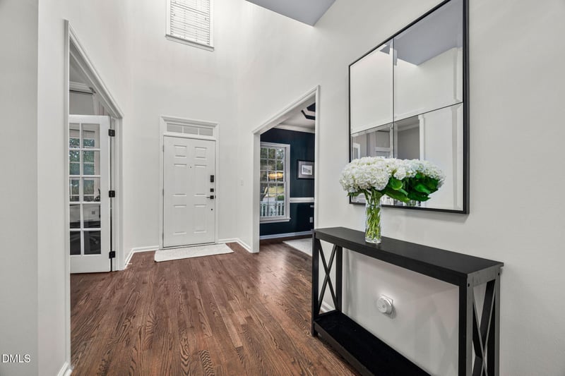 102 Fentress Ct, Cary, NC 27519