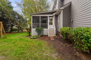 102 Fentress Ct, Cary, NC 27519