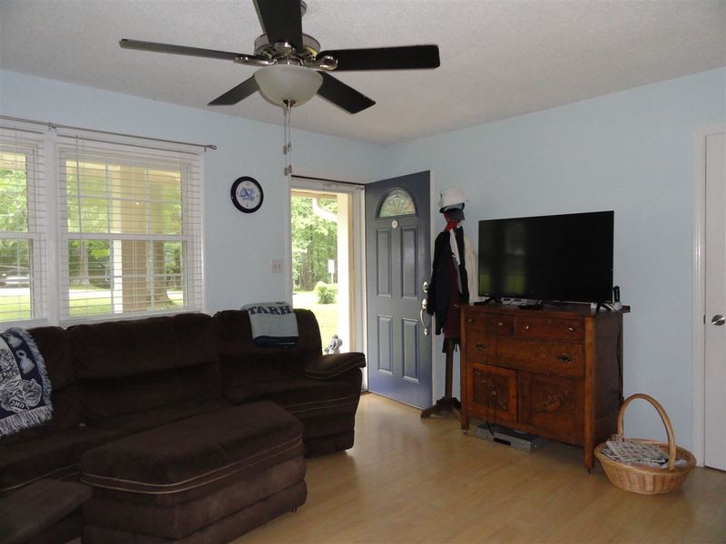 102 Ferndale Dr, Garner, NC 27529