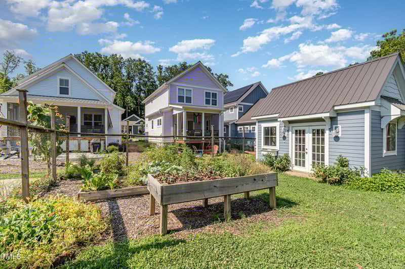 102 Fiori Hill Dr, Hillsborough, NC 27278