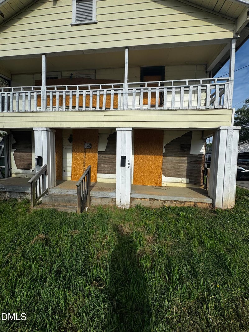 102 Fisher St, Raleigh, NC 27610