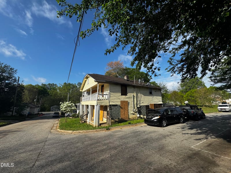 102 Fisher St, Raleigh, NC 27610