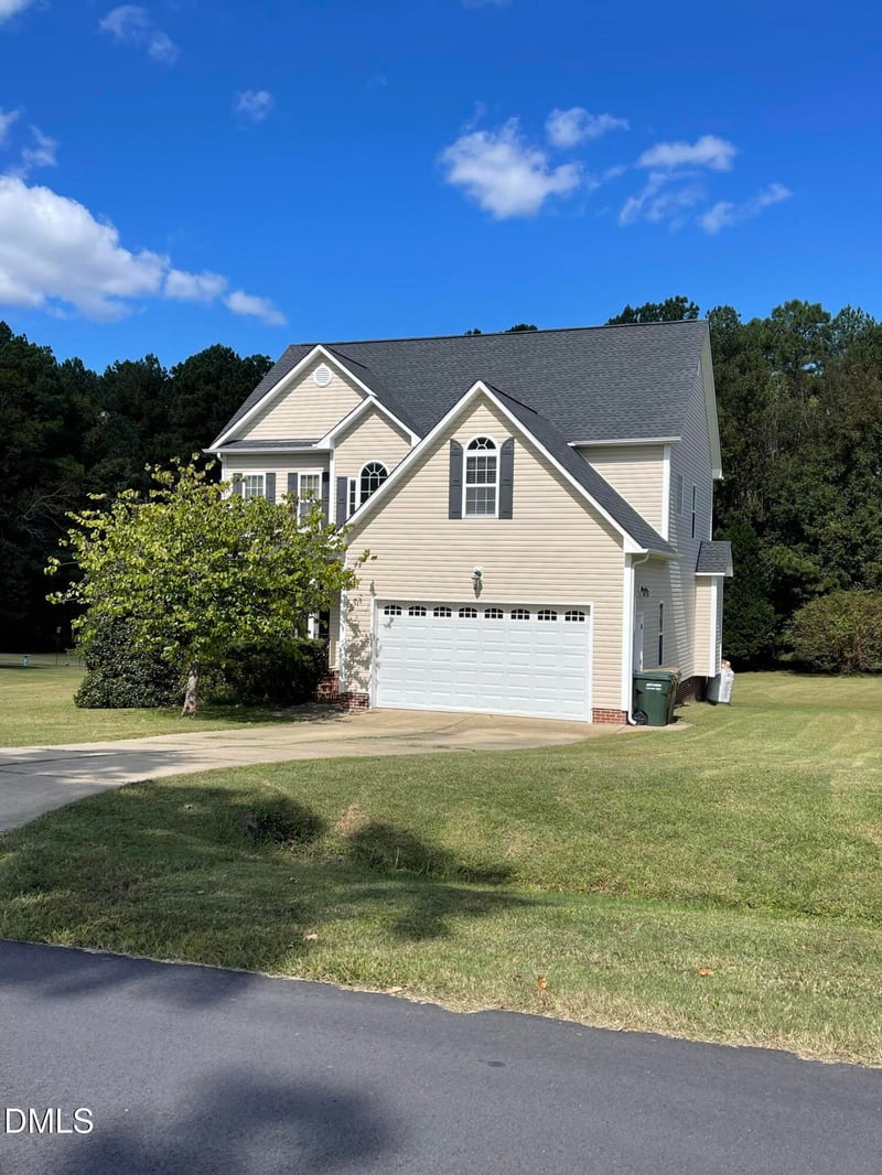 102 Fontana Dr, Clayton, NC 27527