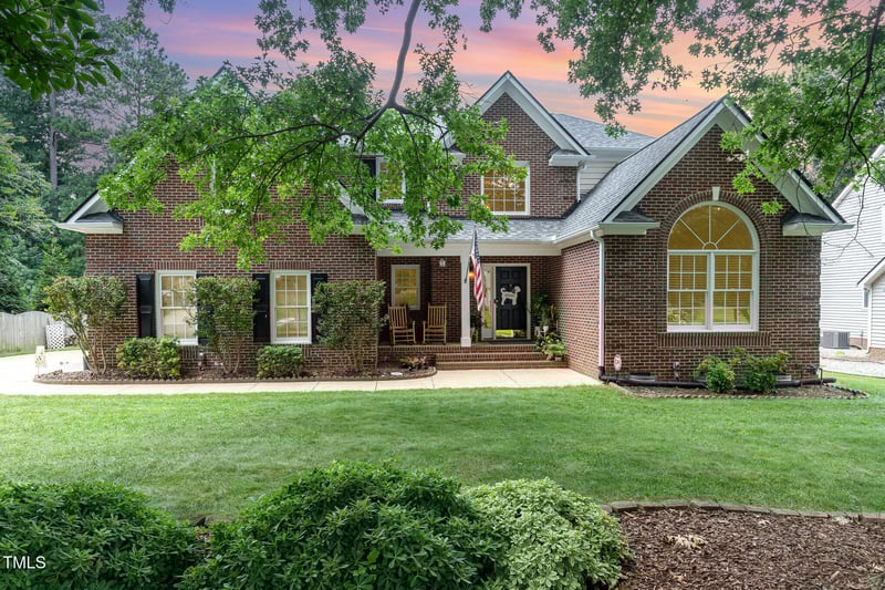 102 Forest Edge Dr, Cary, NC 27518