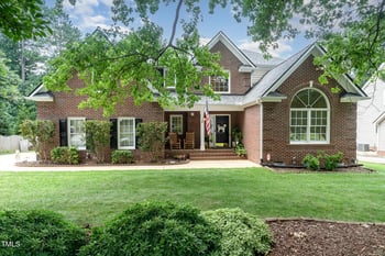 102 Forest Edge Dr, Cary, NC 27518