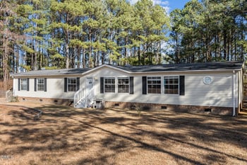 102 Foxtree Ct, Benson, NC 27504