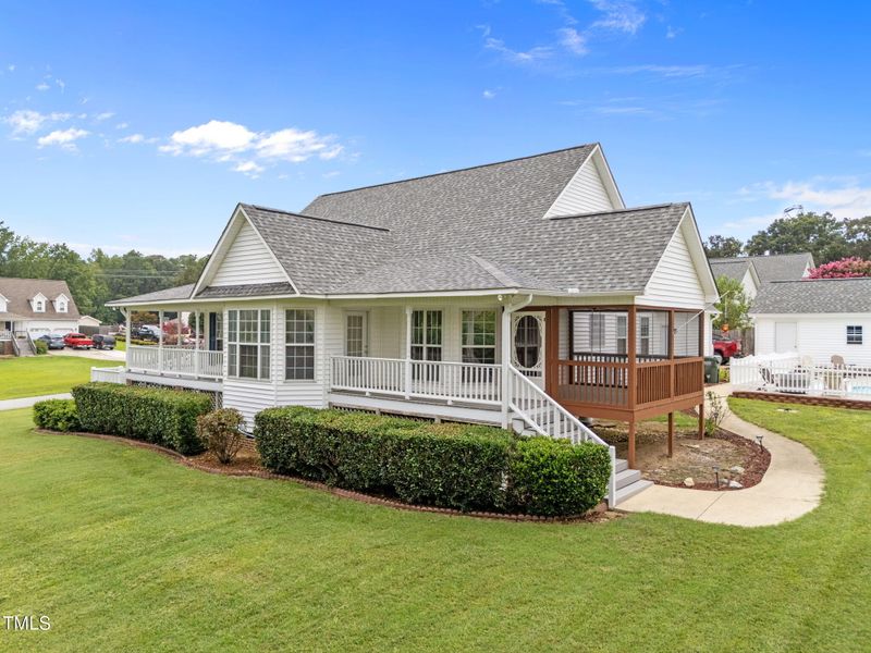 102 Gary Ct, Garner, NC 27529