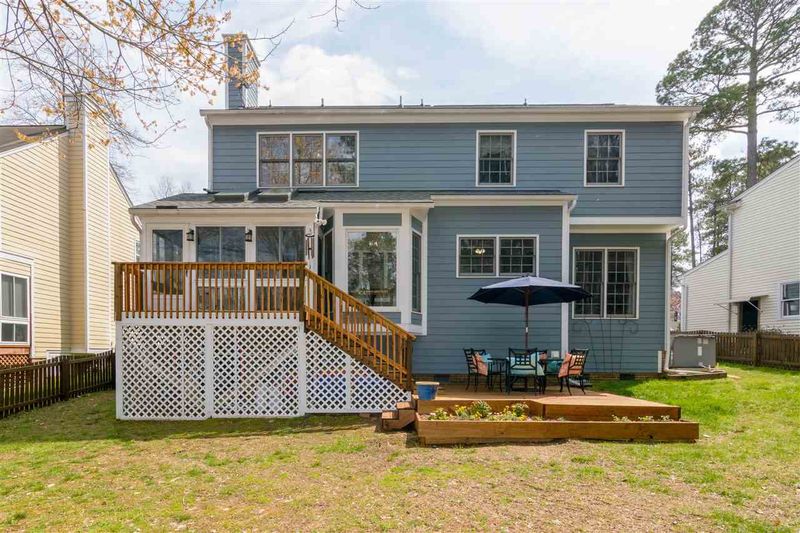 102 Glen Alpine Cir, Cary, NC 27513