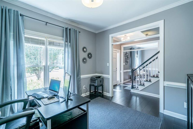 102 Glen Hearth Ct, Cary, NC 27518