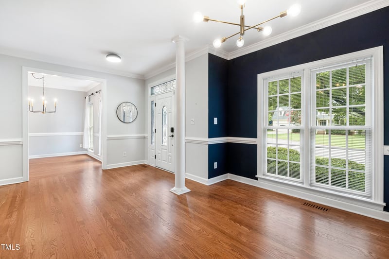 102 Glenmore Rd, Cary, NC 27519