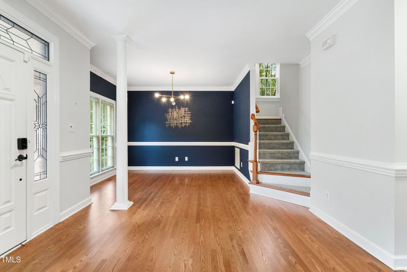 102 Glenmore Rd, Cary, NC 27519