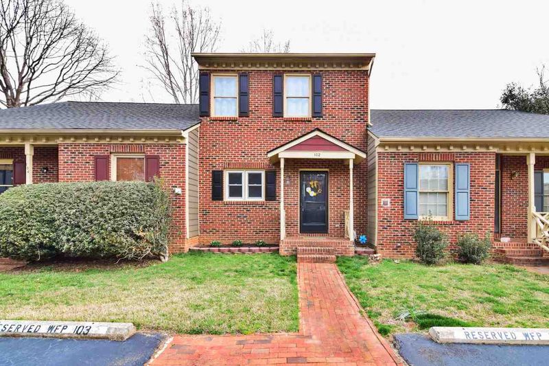 102 Granby Ct, Cary, NC 27511