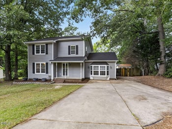102 Greenwood Cir, Smithfield, NC 27577