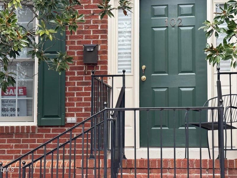 102 Hatfield Ln, Raleigh, NC 27603