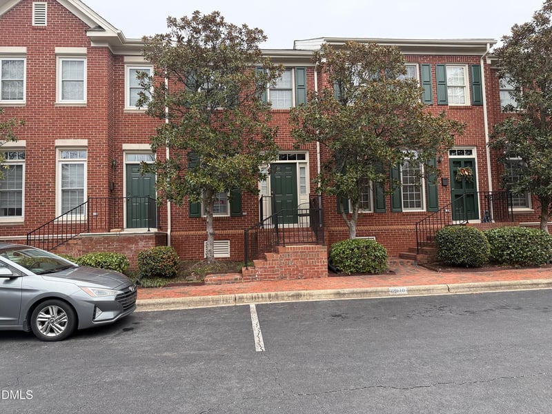 102 Hatfield Ln, Raleigh, NC 27603