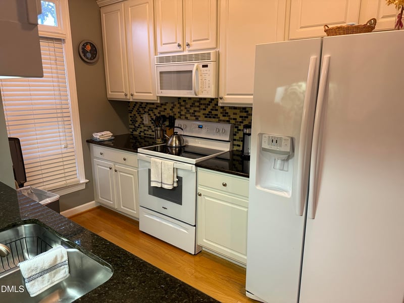 102 Hatfield Ln, Raleigh, NC 27603