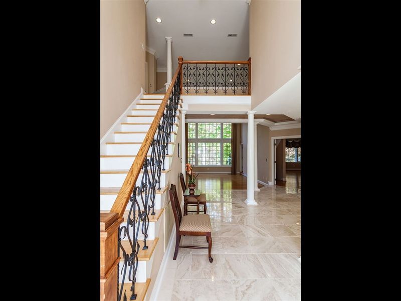 102 Hedwig Ct, Cary, NC 27518