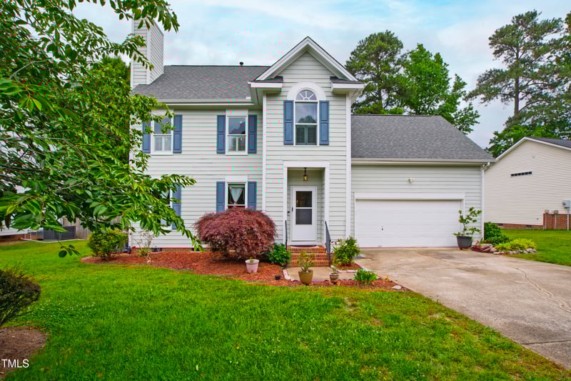 102 Hill Dr, Cary, NC 27519
