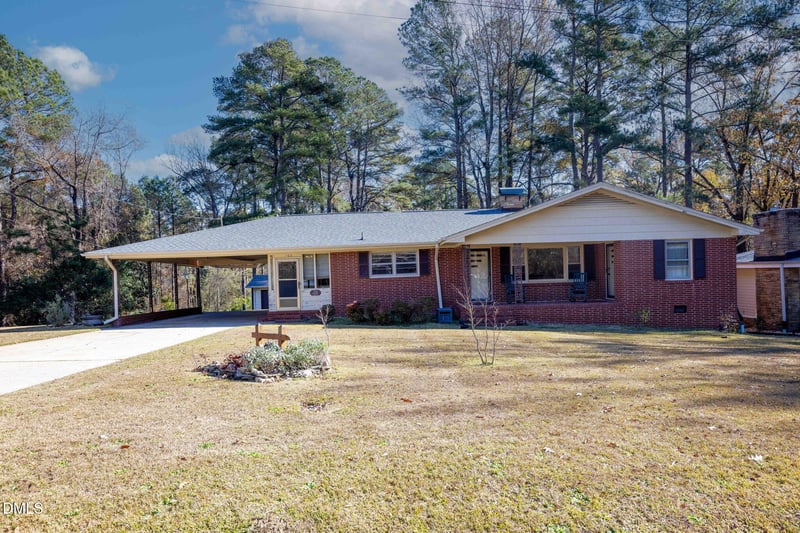 102 Hillcrest Dr, Smithfield, NC 27577